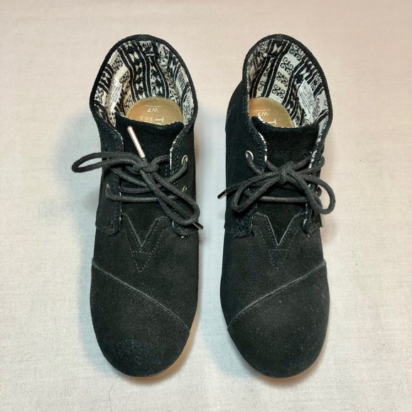 TOMS Desert Wedge Ankle/Bootie. Black. Size 7 - Picture 3 of 8